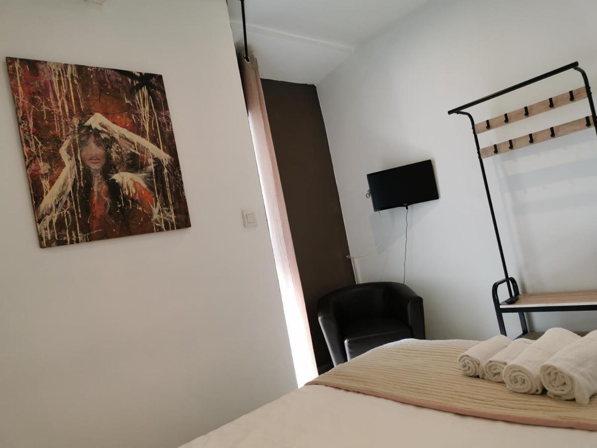 Hotel Le Saint Jean Barbentane Esterno foto